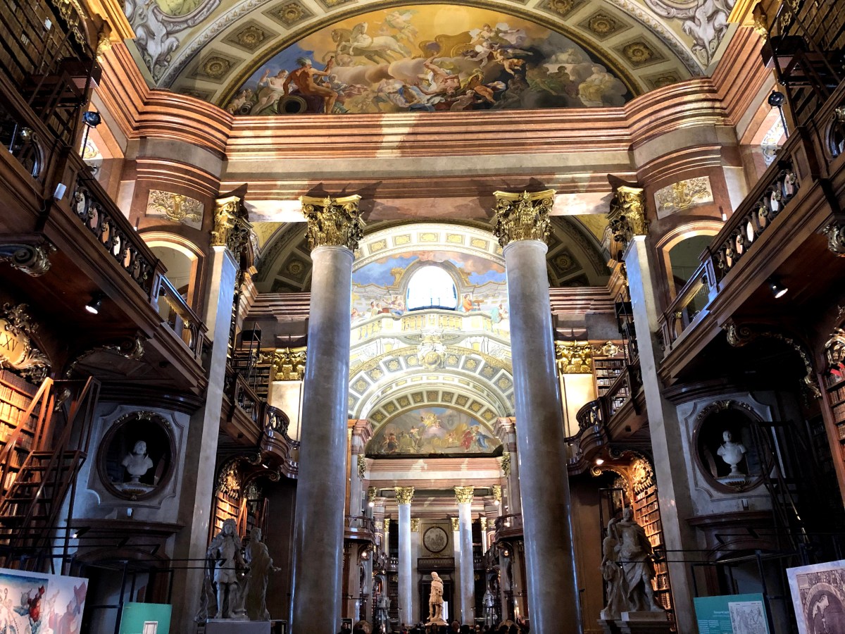 🇦🇹 The amazing Austrian National Library in Vienna, Austria!&nbsp;🇦🇹